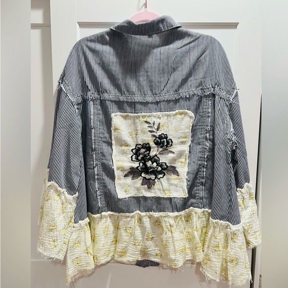 POL Denim and Cream Striped Jean Jacket EUC - Picture 2 of 3